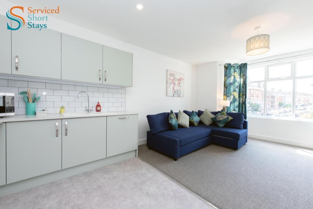 Bella, Two Bedroom Apartment Close To The Beach Margate Esterno foto
